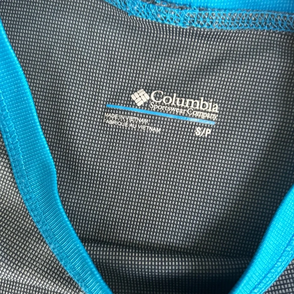 Columbia Kids' Charcoal and Aqua shirt boys size small